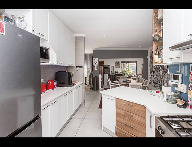 4 BEDROOM HOUSE FOR SALE IN PARKLANDS